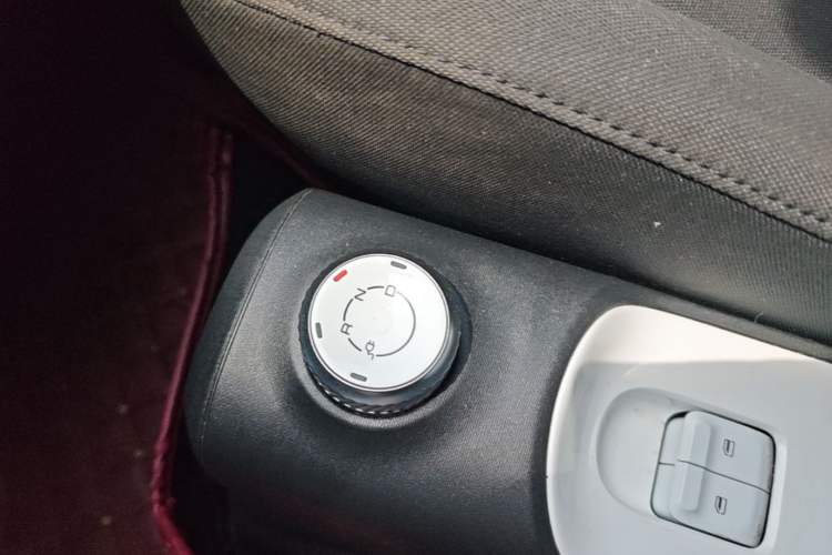Used Wuling Hongguang MINIEV 2024 3rd Generation 215km Youth Edition Gear Lever