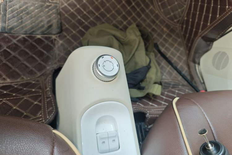 Used Wuling Hongguang MINIEV 2024 3rd Generation 215km Youth Edition Gear Lever