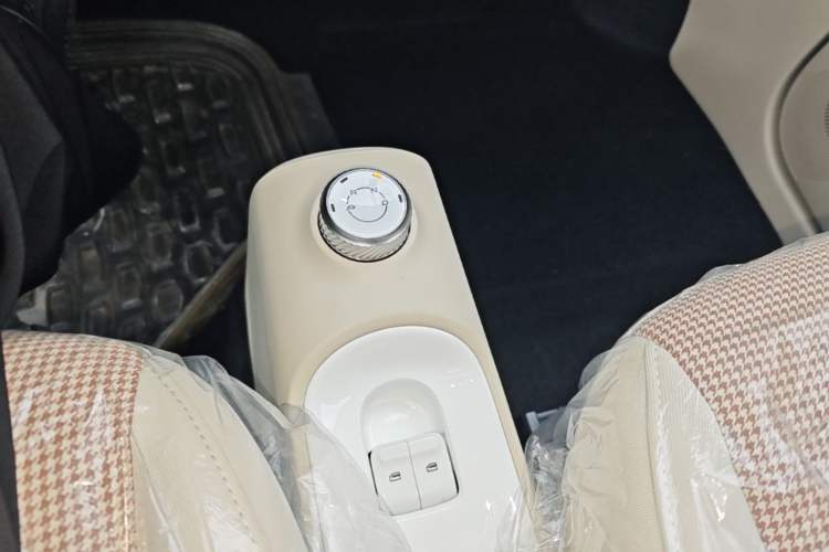 Used Wuling Hongguang MINIEV 2024 3rd Generation 215km Youth Edition Gear Lever