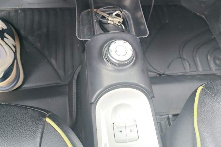 Used Wuling Hongguang MINIEV 2024 3rd Generation 215km Youth Edition Gear Lever