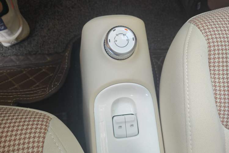 Used Wuling Hongguang MINIEV 2024 3rd Generation 215km Youth Edition Gear Lever