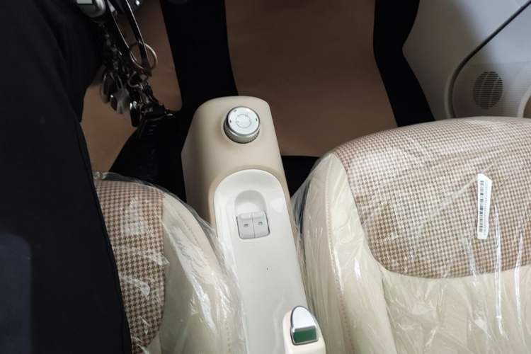 Used Wuling Hongguang MINIEV 2024 3rd Generation 215km Youth Edition Gear Lever