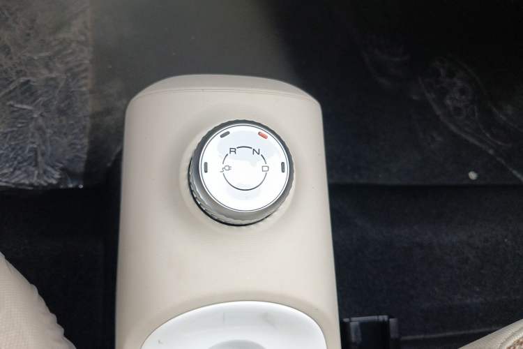 Used Wuling Hongguang MINIEV 2024 3rd Generation 215km Youth Edition Gear Lever