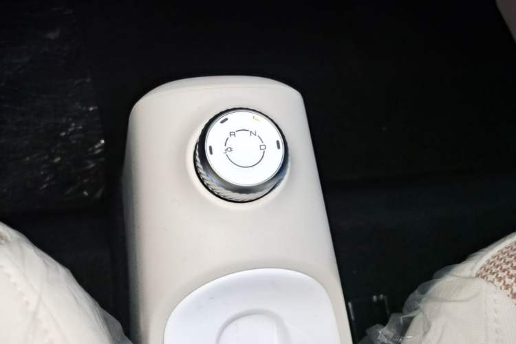 Used Wuling Hongguang MINIEV 2024 3rd Generation 215km Youth Edition Gear Lever