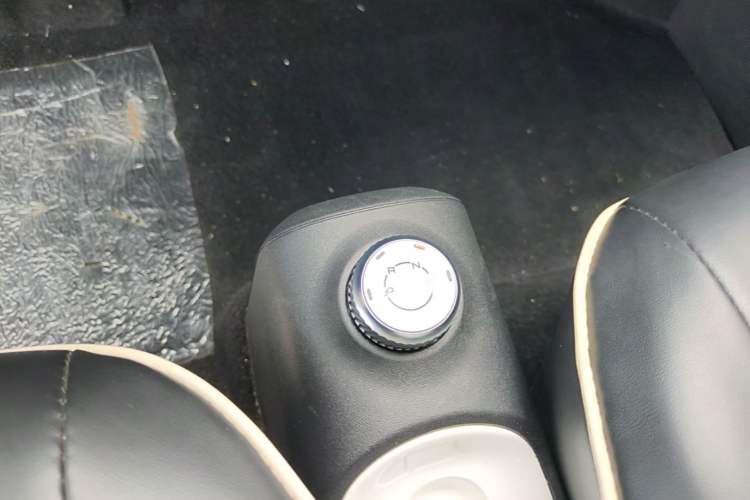 Used Wuling Hongguang MINIEV 2024 3rd Generation 215km Youth Edition Gear Lever