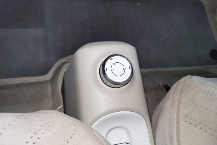 Used Wuling Hongguang MINIEV 2024 3rd Generation 215km Youth Edition Gear Lever