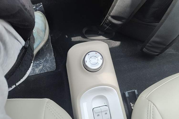 Used Wuling Hongguang MINIEV 2024 3rd Generation 215km Youth Edition Gear Lever