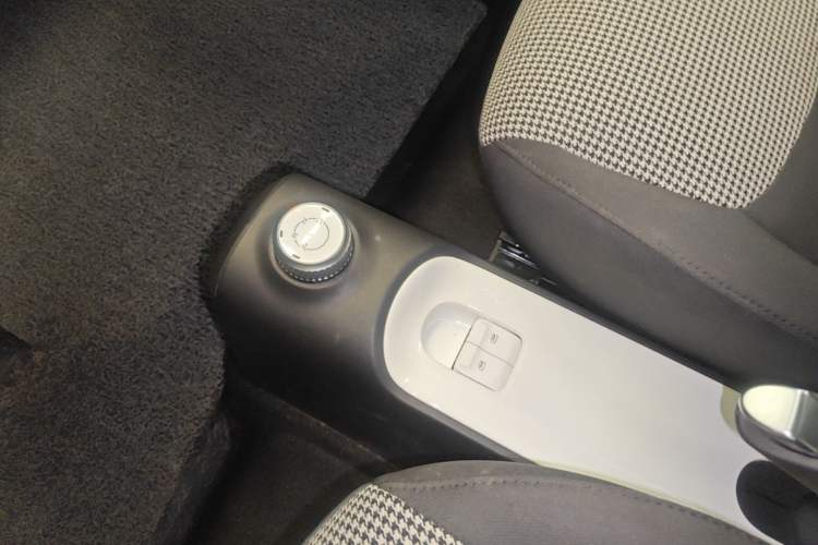 Used Wuling Hongguang MINIEV 2024 3rd Generation 170 km Gear Lever