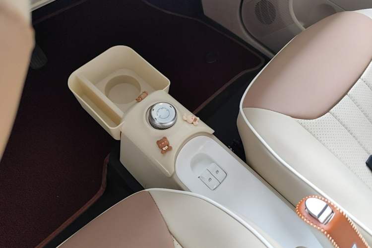 Used Wuling Hongguang MINIEV 2024 3rd Generation 215km Youth Edition Gear Lever