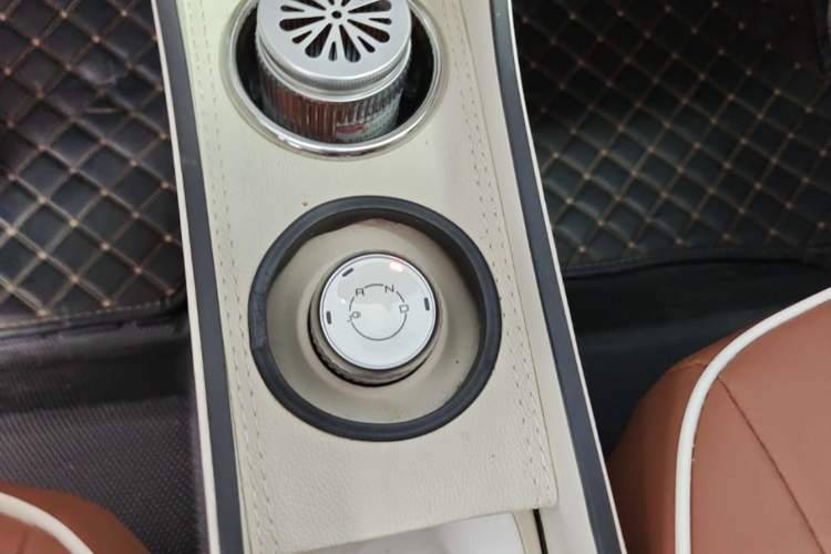 Used Wuling Hongguang MINIEV 2024 3rd Generation 215km Youth Edition Gear Lever