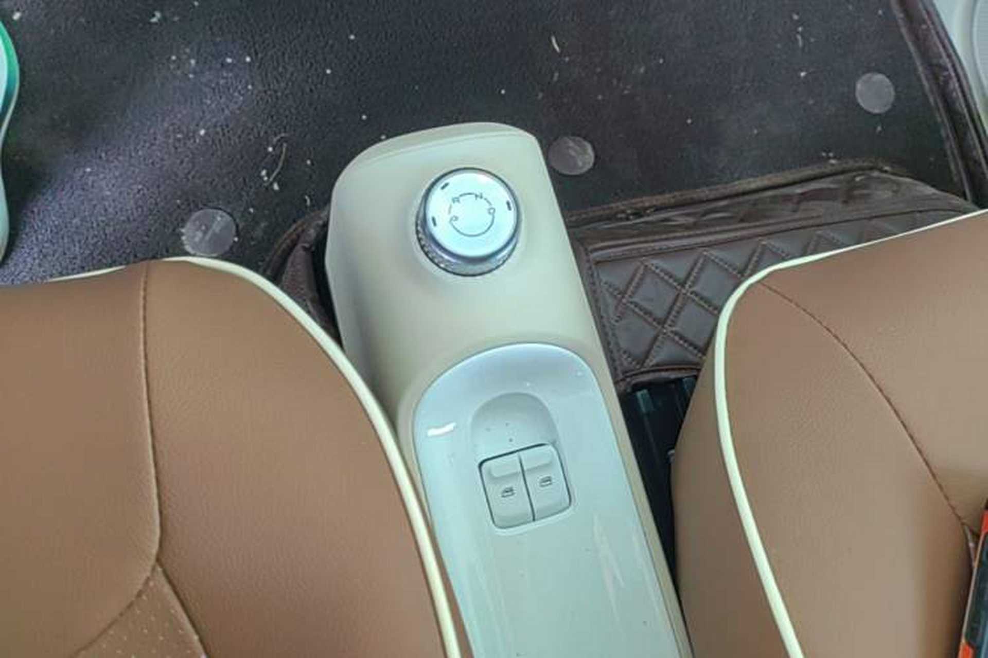 Used Wuling Hongguang MINIEV 2024 3rd Generation 215km Youth Edition Gear Lever