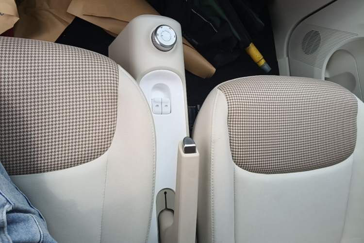 Used Wuling Hongguang MINIEV 2024 3rd Generation 215km Youth Edition Gear Lever
