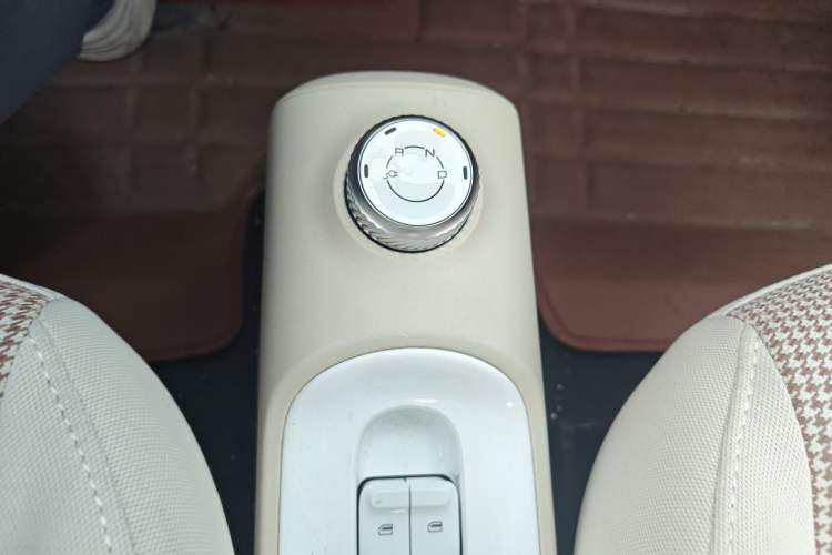 Used Wuling Hongguang MINIEV 2024 3rd Generation 215km Youth Edition Gear Lever
