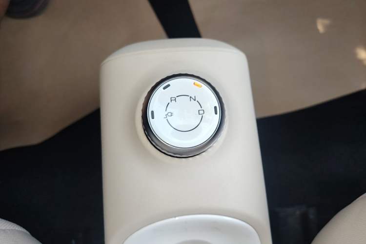 Used Wuling Hongguang MINIEV 2024 3rd Generation 215km Youth Edition Gear Lever