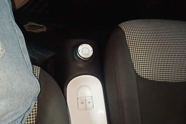 Used Wuling Hongguang MINIEV 2024 3rd Generation 215km Youth Edition Gear Lever