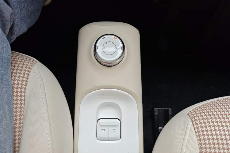 Used Wuling Hongguang MINIEV 2024 3rd Generation 215km Youth Edition Gear Lever