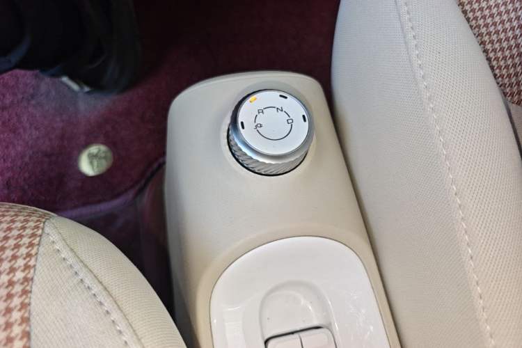 Used Wuling Hongguang MINIEV 2024 3rd Generation 215km Youth Edition Gear Lever