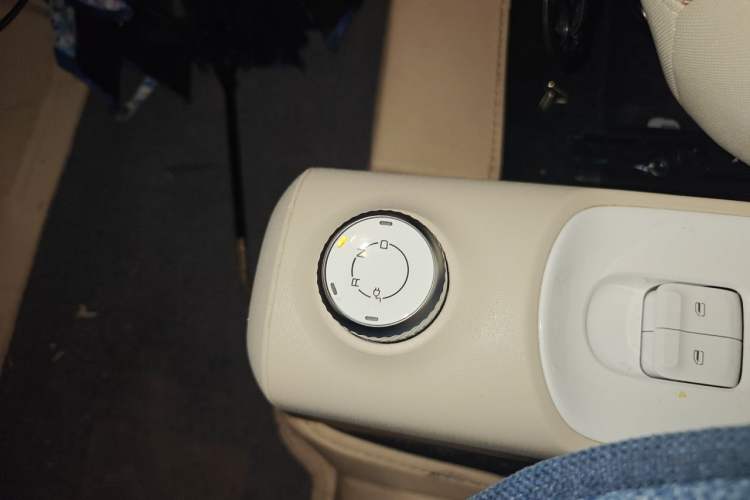 Used Wuling Hongguang MINIEV 2024 3rd Generation 215km Youth Edition Gear Lever