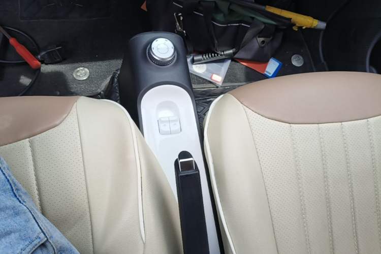 Used Wuling Hongguang MINIEV 2024 3rd Generation 215km Youth Edition Gear Lever