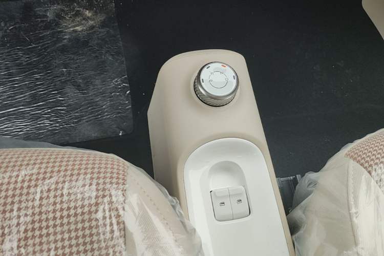 Used Wuling Hongguang MINIEV 2024 3rd Generation 215km Youth Edition Gear Lever