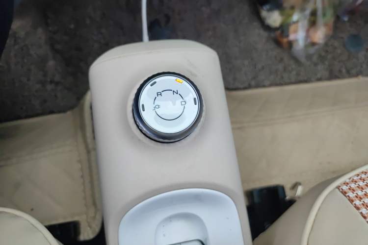 Used Wuling Hongguang MINIEV 2024 3rd Generation 215km Youth Edition Gear Lever