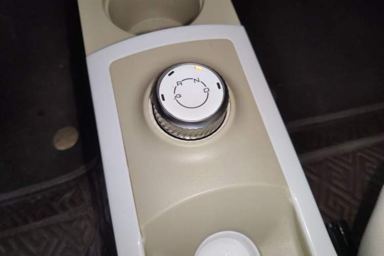 Used Wuling Hongguang MINIEV 2024 3rd Generation 215km Youth Edition Gear Lever