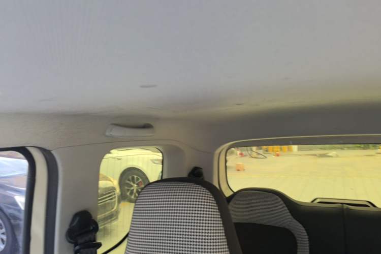 Used Wuling Hongguang MINIEV 2024 3rd Generation 170 km Headliner