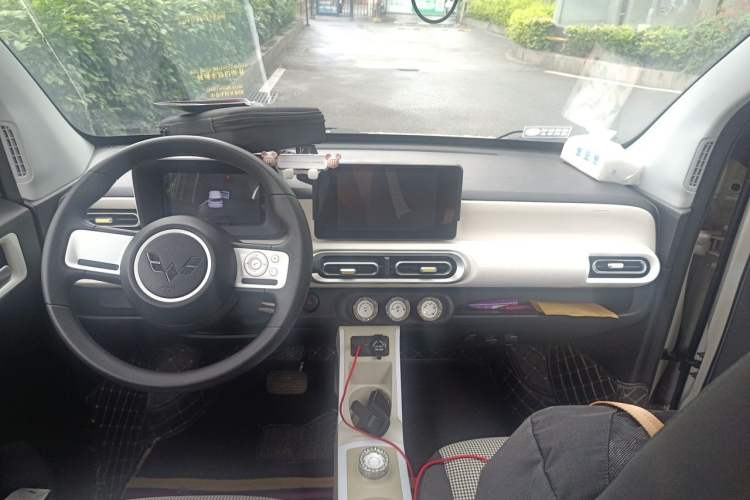 Used Wuling Hongguang MINIEV 2024 3rd Generation 215km Advanced Version Headliner