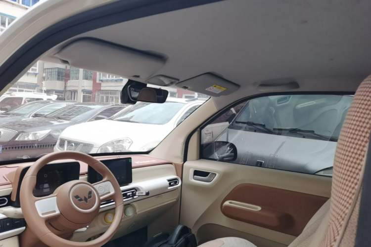 Used Wuling Hongguang MINIEV 2024 3rd Generation 215km Advanced Version Headliner