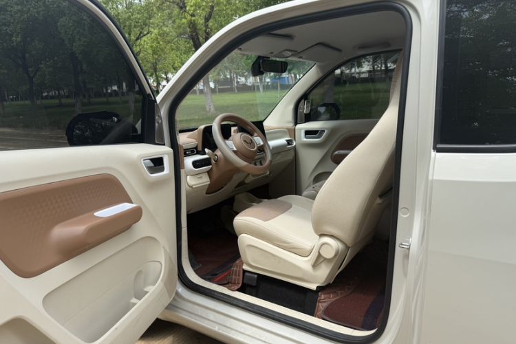 Used Wuling Hongguang MINIEV 2024 3rd Generation 215km Youth Edition Interior 1