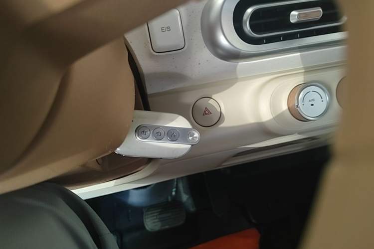 Used Wuling Hongguang MINIEV 2024 3rd Generation 215km Advanced Version Interior 1