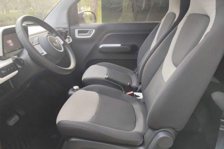 Used Wuling Hongguang MINIEV 2024 3rd Generation 215km Youth Edition Interior 1