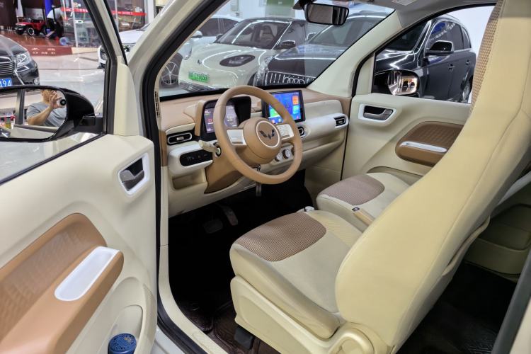 Used Wuling Hongguang MINIEV 2024 3rd Generation 215km Youth Edition Interior 1