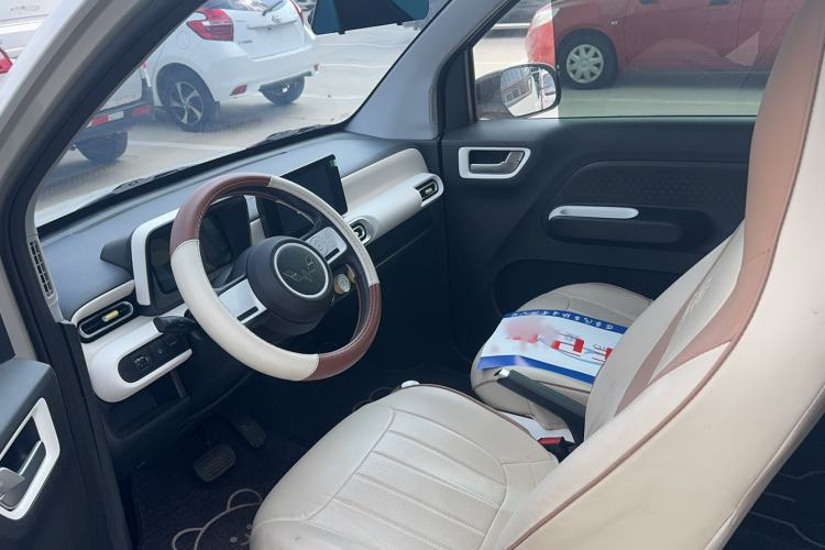Used Wuling Hongguang MINIEV 2024 3rd Generation 215km Advanced Version Interior 1