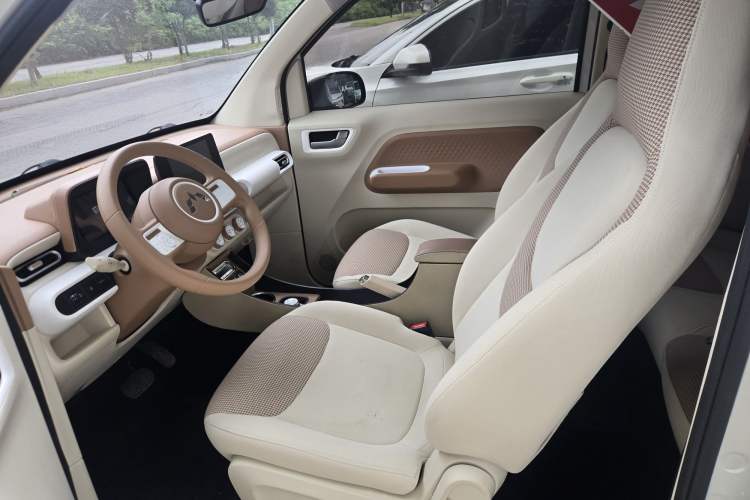 Used Wuling Hongguang MINIEV 2024 3rd Generation 215km Advanced Version Interior 1