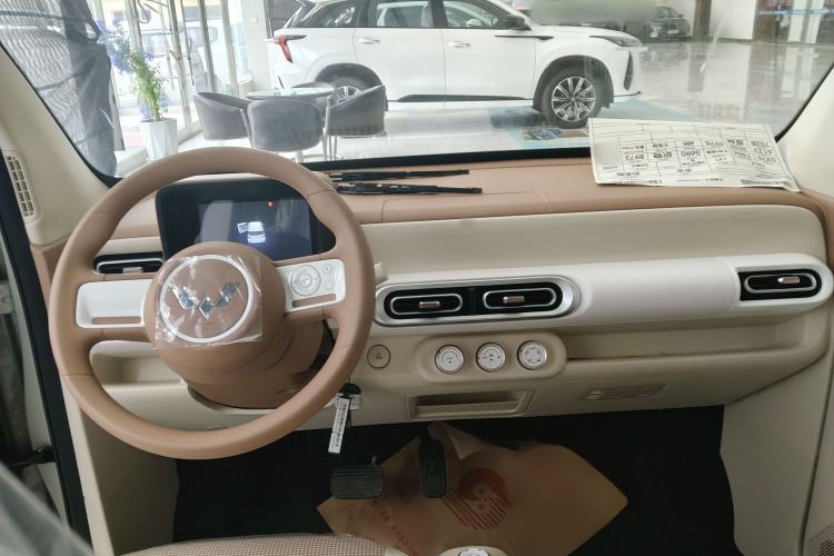 Used Wuling Hongguang MINIEV 2024 3rd Generation 215km Youth Edition Interior 1
