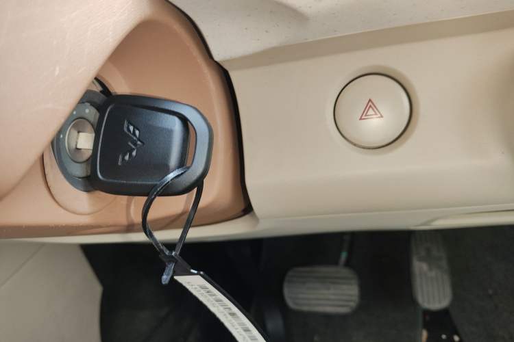 Used Wuling Hongguang MINIEV 2024 3rd Generation 215km Youth Edition Interior 1