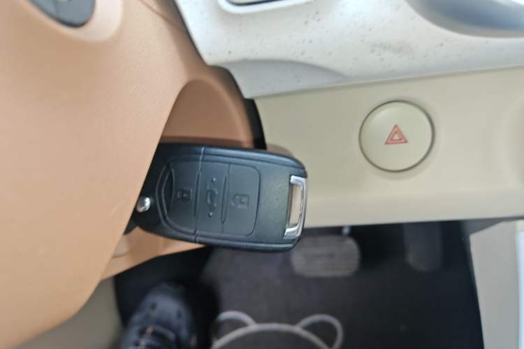 Used Wuling Hongguang MINIEV 2024 3rd Generation 215km Youth Edition Interior 1