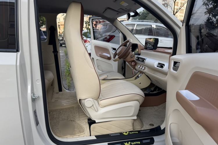 Used Wuling Hongguang MINIEV 2024 3rd Generation 215km Youth Edition Interior 10