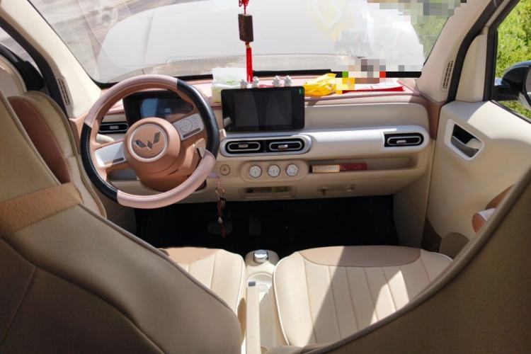 Used Wuling Hongguang MINIEV 2024 3rd Generation 215km Advanced Version Interior 2