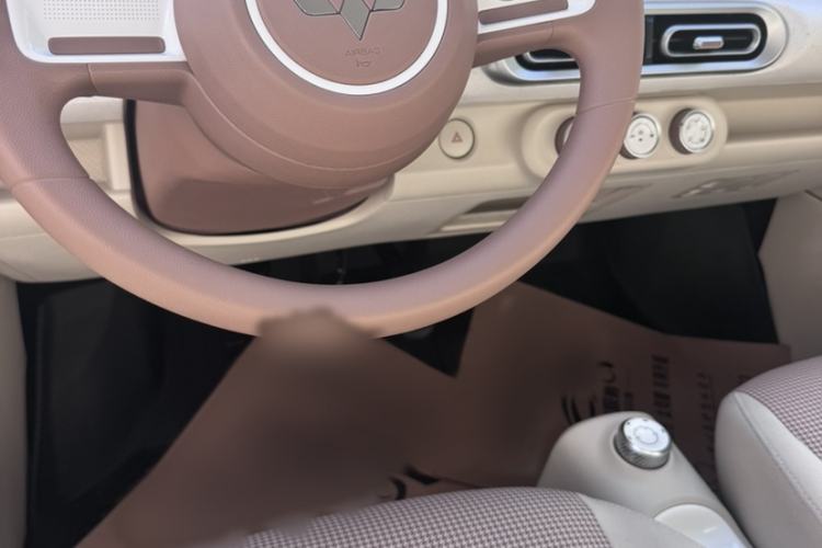 Used Wuling Hongguang MINIEV 2024 3rd Generation 215km Youth Edition Interior 2