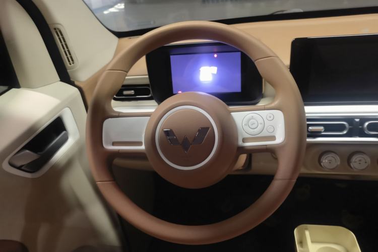 Used Wuling Hongguang MINIEV 2024 3rd Generation 215km Advanced Version Interior 2