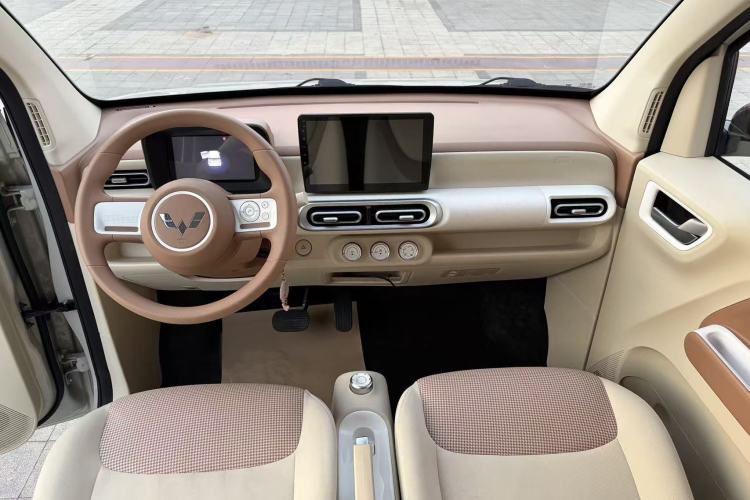 Used Wuling Hongguang MINIEV 2024 3rd Generation 215km Youth Edition Interior 2
