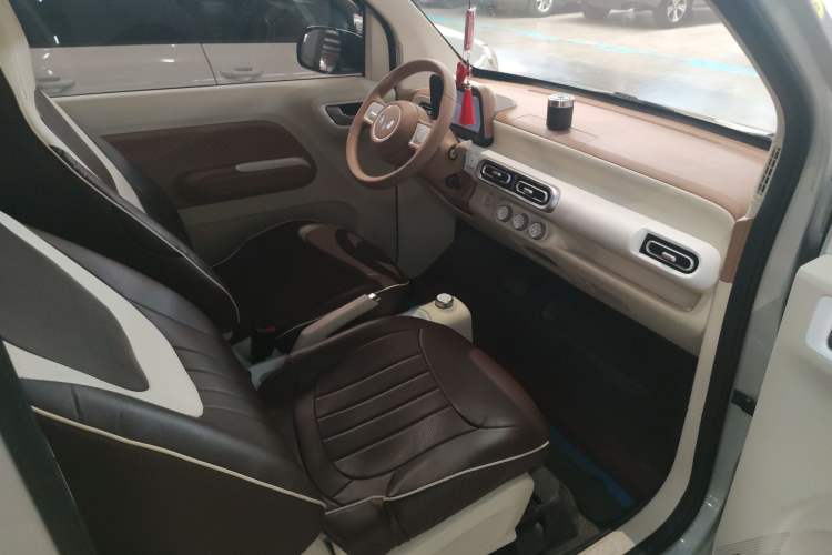 Used Wuling Hongguang MINIEV 2024 3rd Generation 215km Youth Edition Interior 2