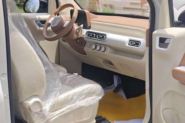 Used Wuling Hongguang MINIEV 2024 3rd Generation 215km Youth Edition Interior 2