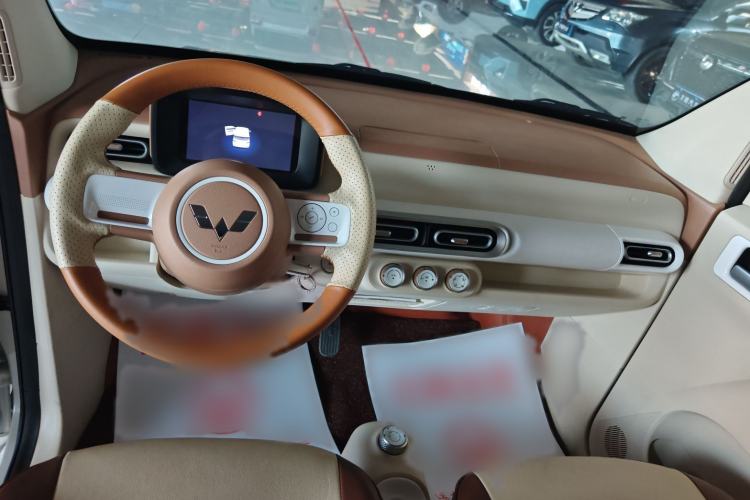 Used Wuling Hongguang MINIEV 2024 3rd Generation 215km Youth Edition Interior 2