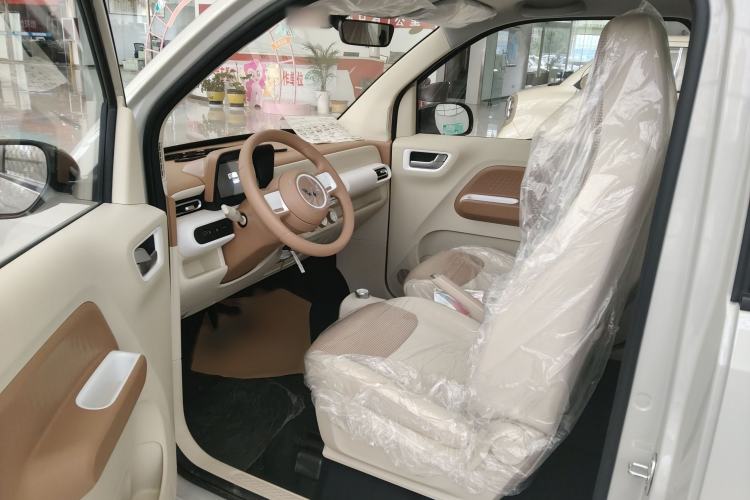 Used Wuling Hongguang MINIEV 2024 3rd Generation 215km Youth Edition Interior 2