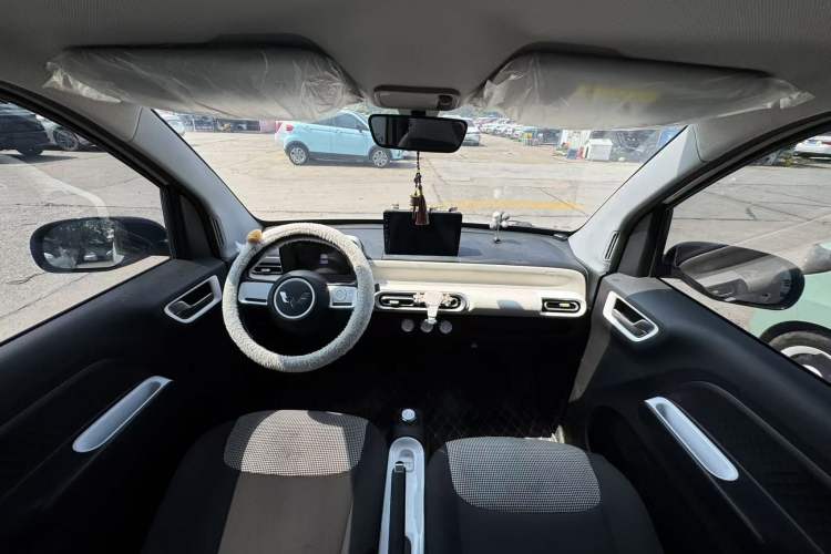 Used Wuling Hongguang MINIEV 2024 3rd Generation 215km Youth Edition Interior 2