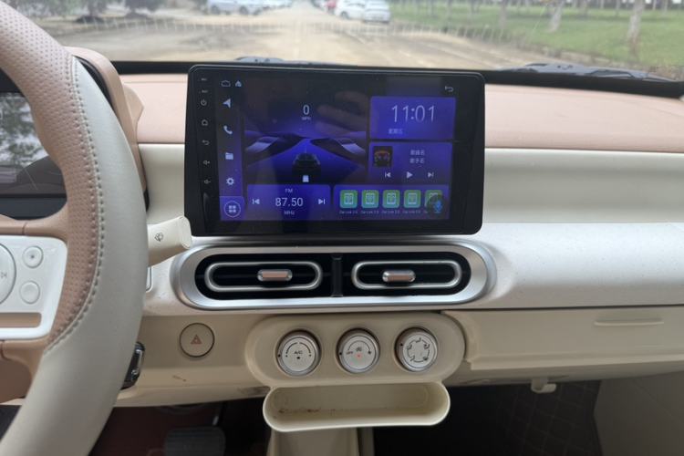 Used Wuling Hongguang MINIEV 2024 3rd Generation 215km Youth Edition Interior 3