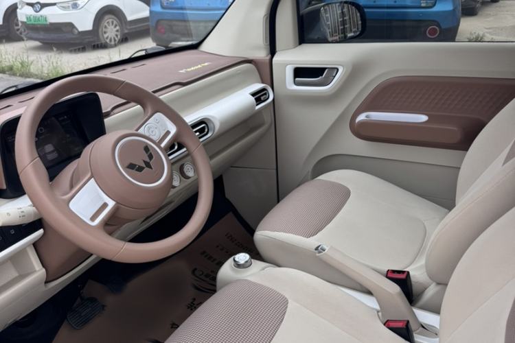 Used Wuling Hongguang MINIEV 2024 3rd Generation 215km Youth Edition Interior 3
